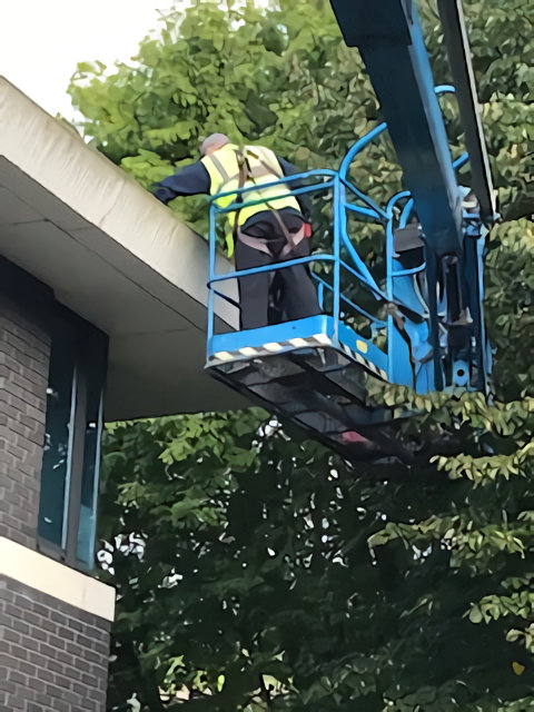 Gutter Right Gutter Right